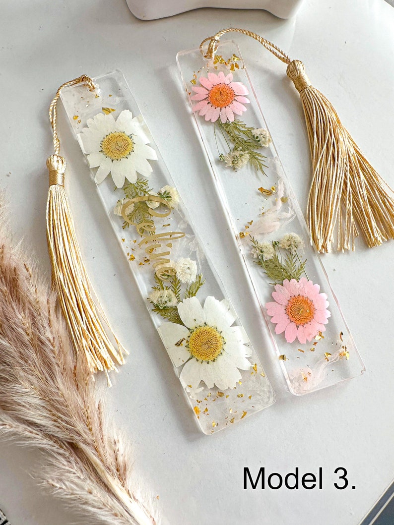 Bookmarks with real dried flowers. Personalized bookmarks made of Sima.shop resin.Gift idea.Handmade